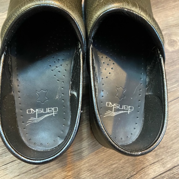 Dankso Dark Green Clogs - Picture 6 of 7